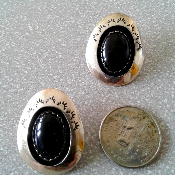 Vintage Native American Navajo Onyx Shadowbox Earrings - Picture 8 of 15